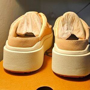 Ugg ez-duzzit mile 8.5